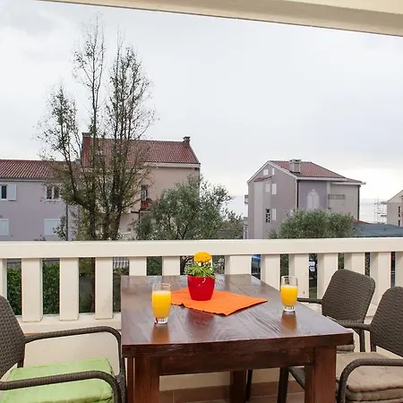 Tino Макарська