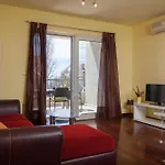 Tino Apartament *