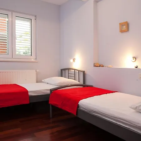 Tino * Макарска